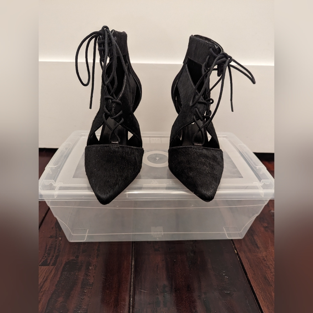 Nine West Black Pointed Toe Lace Up Cow Fur Heels Size 6.5 - Picture 9 of 13